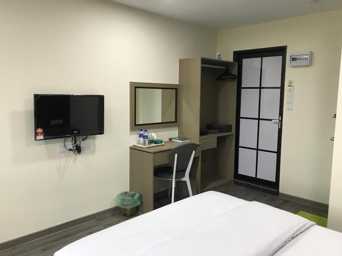 Oyo 90506 Z Stay Inn Hotel Simpang Renggam Exteriér fotografie