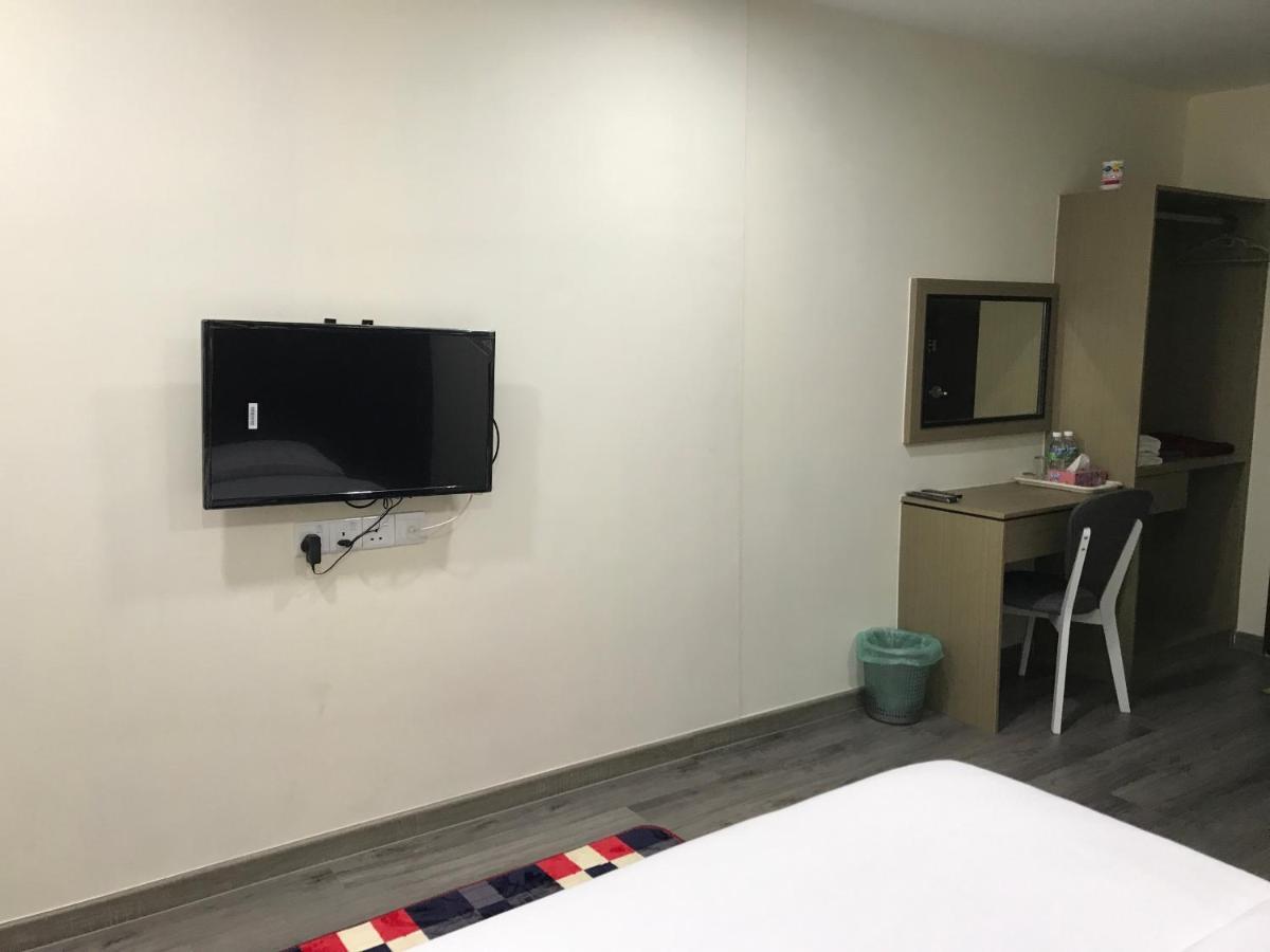 Oyo 90506 Z Stay Inn Hotel Simpang Renggam Exteriér fotografie